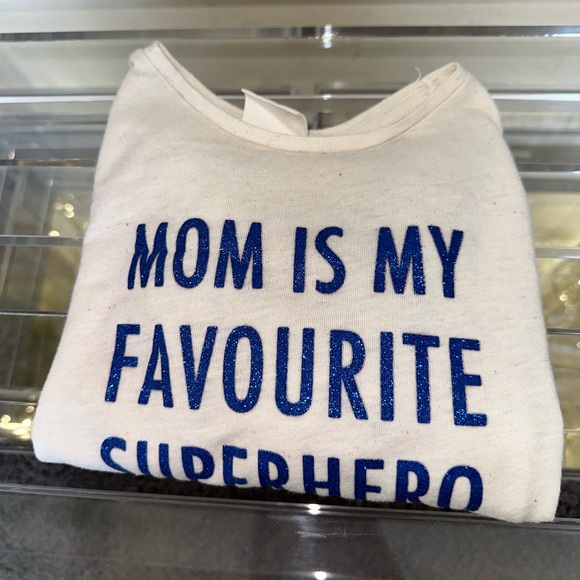 VGUC ZARA “Mom is my favorite superhero” shirt - Picture 3 of 3